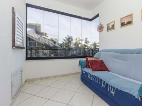 Cayman - Aconchegante apartamento 3 dormitórios perto da praia Bombas - 6 pessoas